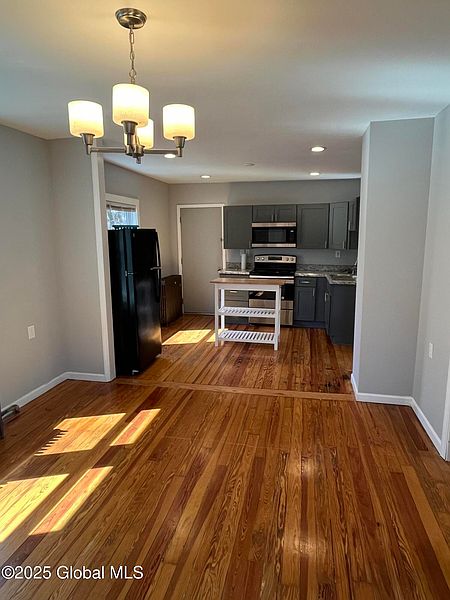 3rd image of 2327 12th Avenue