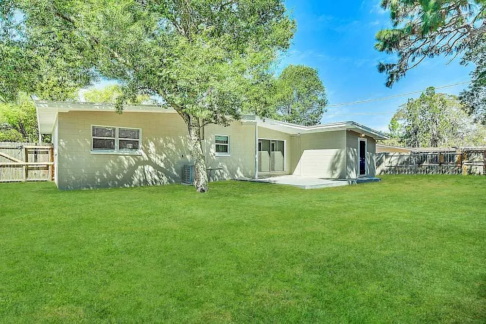 3 bed, 1.5 bath, 1550 sqft, $1,875 — Photo 1