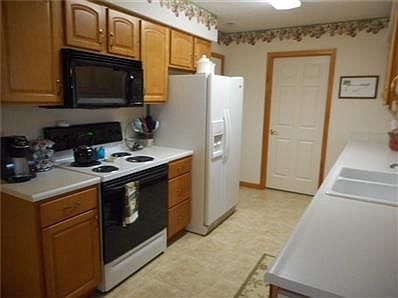 Convenient Galley Kitchen with All Appliances Included!