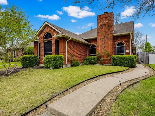 928 Winding Creek Dr, Mesquite, TX 75149