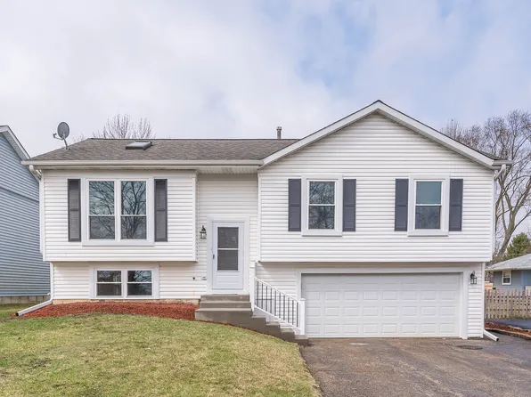 23678 N Valley Rd, Lake Zurich, IL 60047