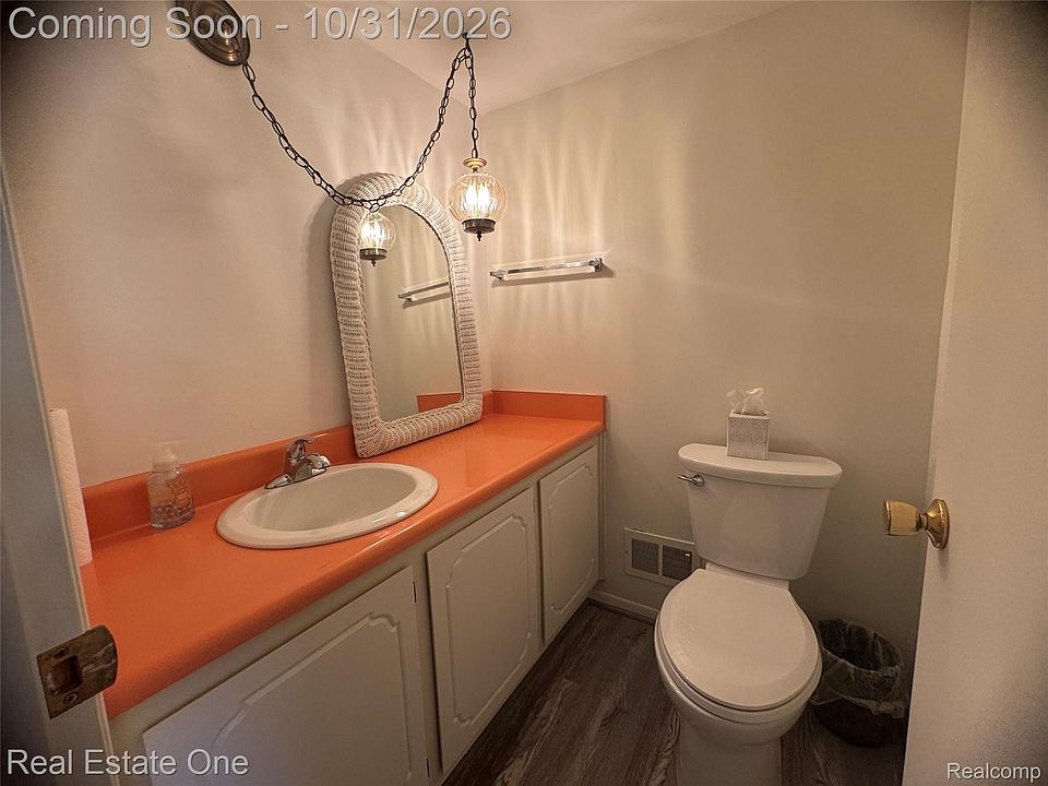 1465 Oakbrook E, photo 21