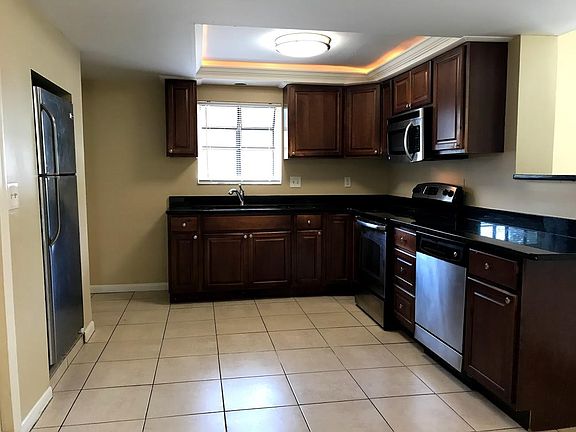 3rd image of 7001 Baywood Dr