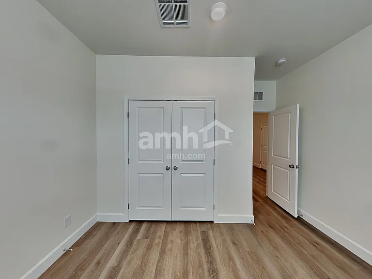 2448 S Deborah Ave — Photo 14