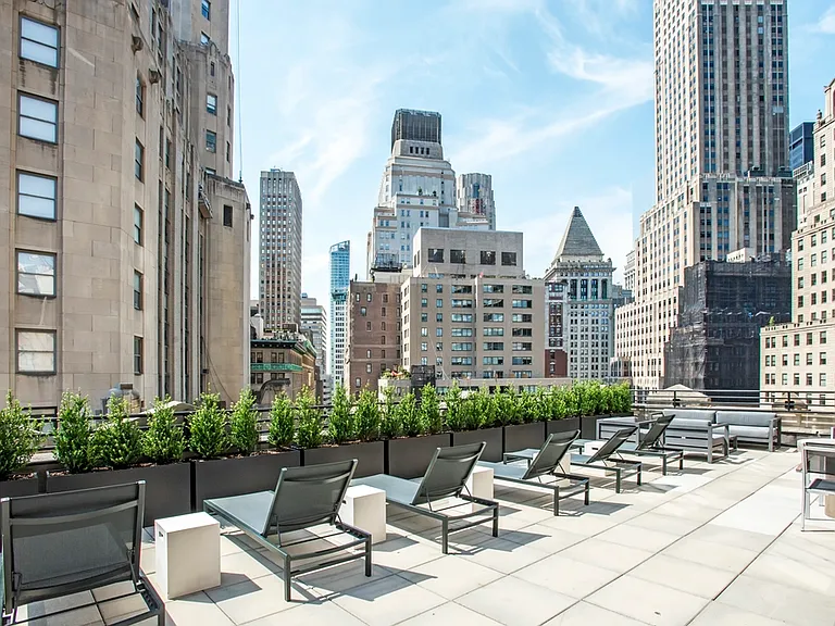 67 Wall St #23G — Photo 6