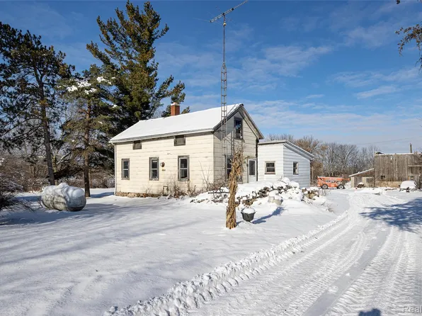 4476 Merwin Rd, Lapeer, MI 48446