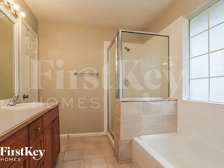 23015 Banquo Dr — Photo 9