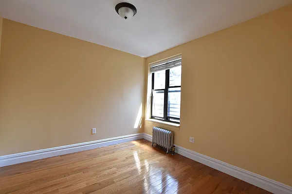 Rented by Clove Realty LLC | media 4