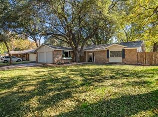 2608 Greenwood Ln, Arlington, TX 76013