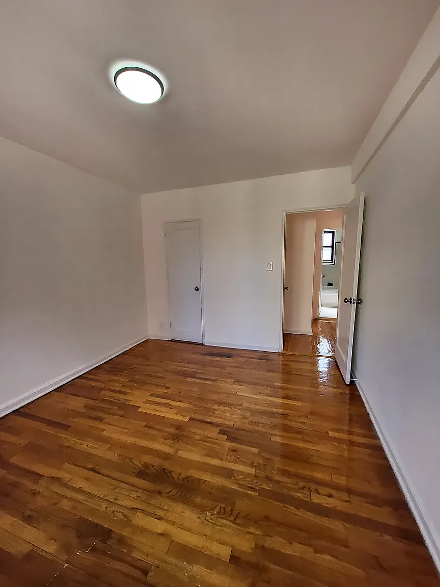 1275 East 5th Street — Photo 3