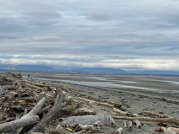 225 67a St, Delta, BC V4L 1L2