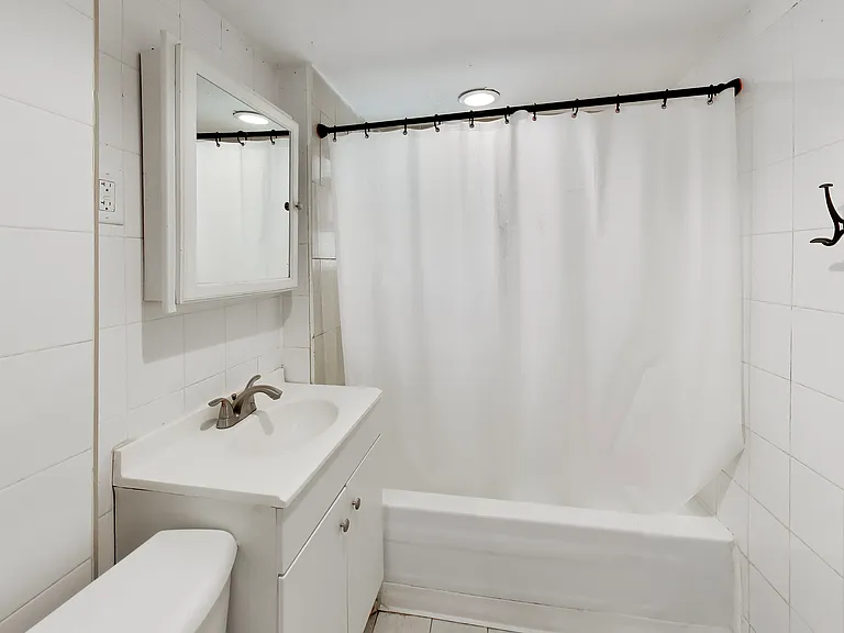 2206 N Kostner Ave #B — Photo 13