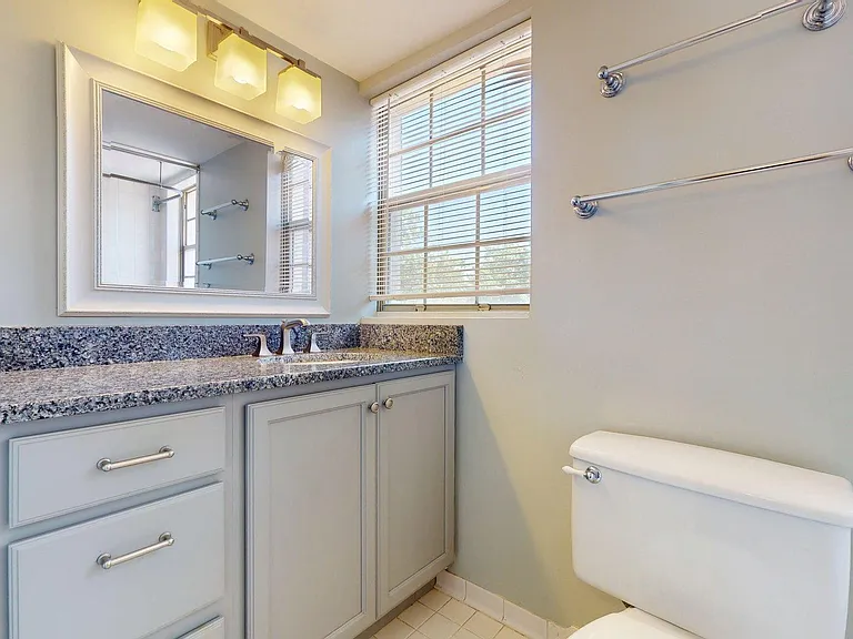 1407 E Abingdon Dr #4 — Photo 15