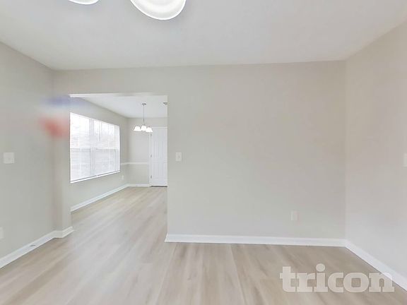 4th image of 1401 Lancaster Ct