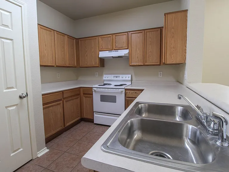 10216 Lateleaf Oak — Photo 7