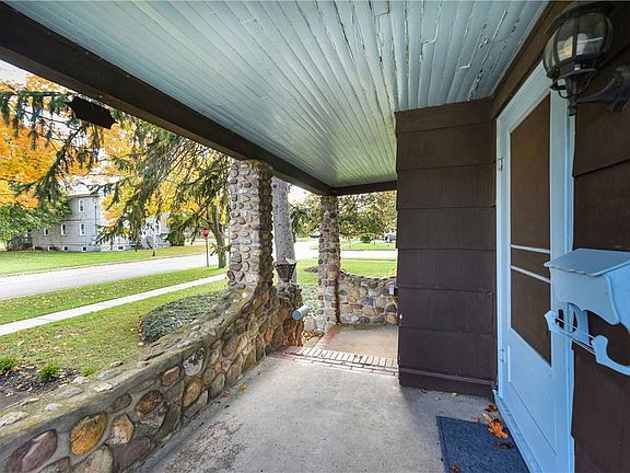 3rd image of 46 Clifton Ave
