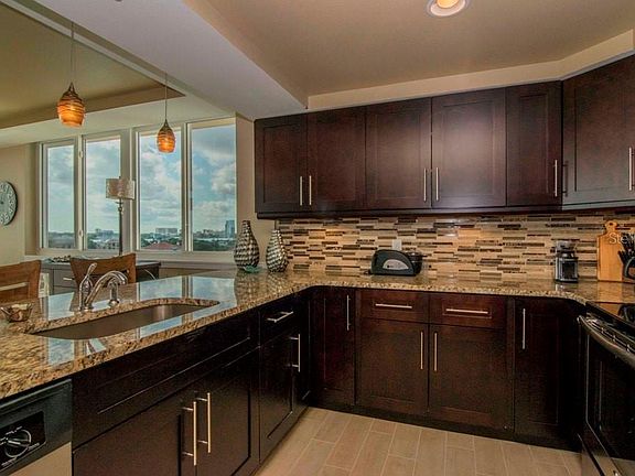 4th image of 223 Island Way #7E