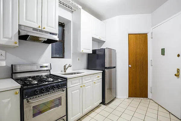 Rented by MNS | media 11