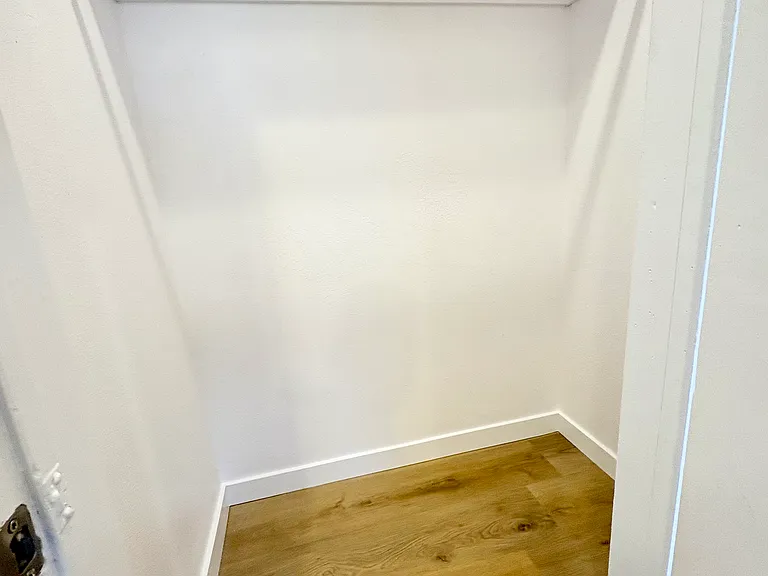 655 Westminster Ave #11 — Photo 9