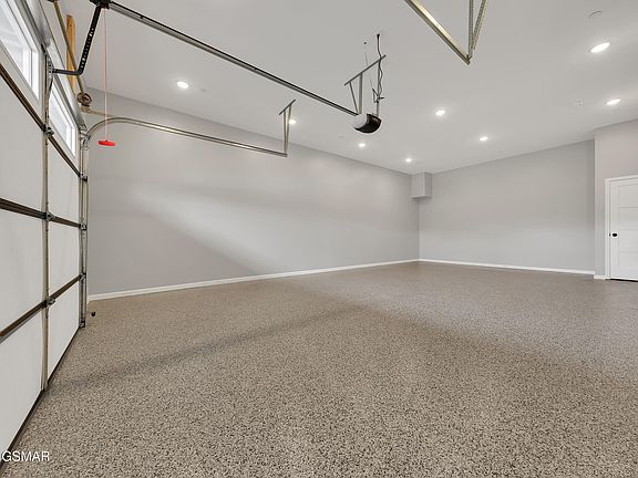 4th image of 3141 Teaster Ln
