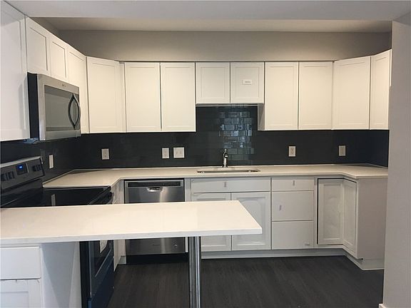 2nd image of 935 La Posada Dr Unit 127