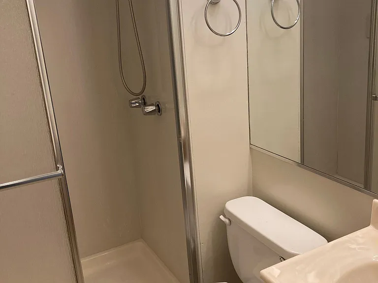 1020 Florence Ln #11 — Photo 3