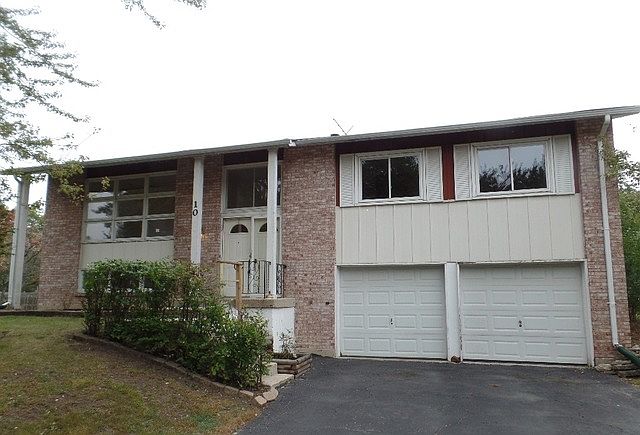 1st image of 10 Westchester Ct