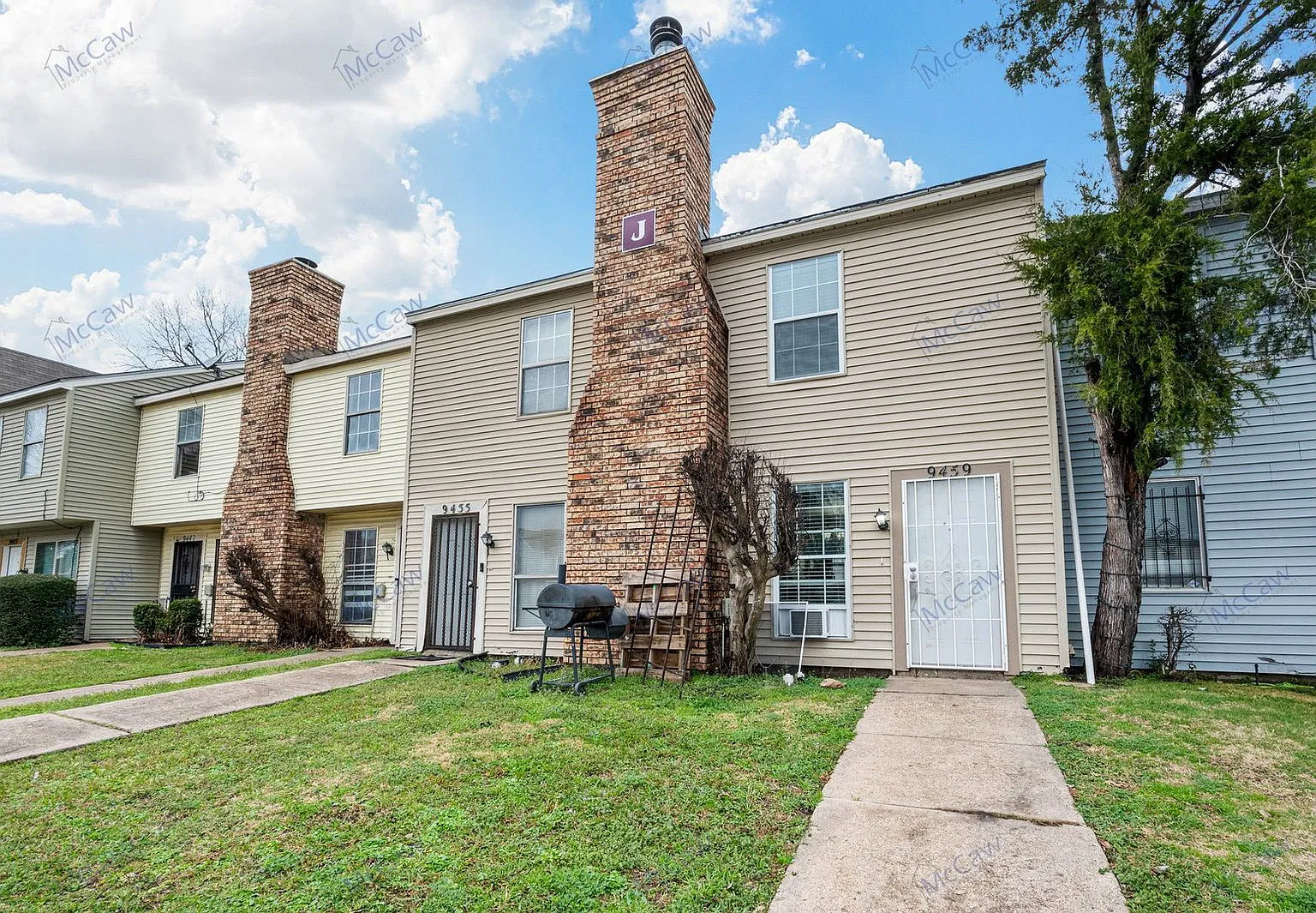 1 bed, 1.5 bath, 870 sqft, $1,100 — Photo 3