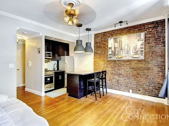 4th image of 208 E 32nd St APT 2A
