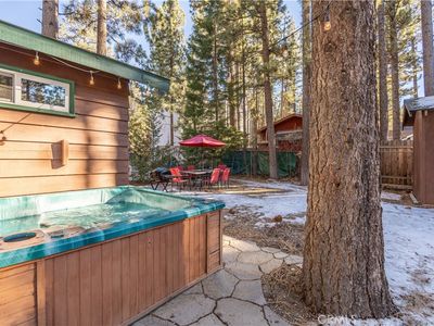 204 W Aeroplane Blvd, Big Bear City, CA, 92314