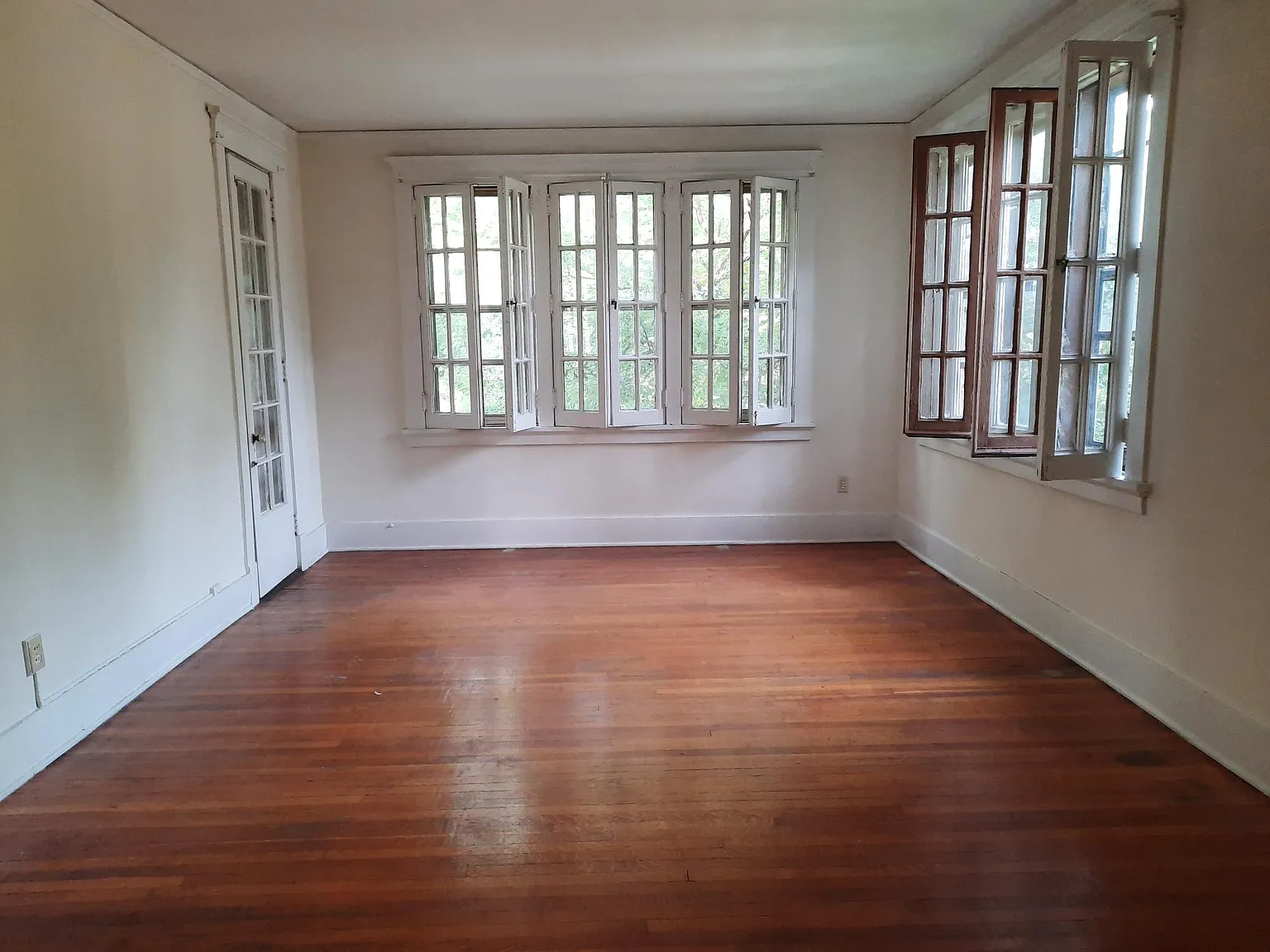 2 bed, 1300 sqft, $1,150 — Photo 2