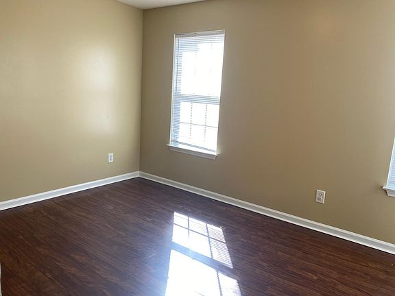 4th image of 150 Drewsbury Dr