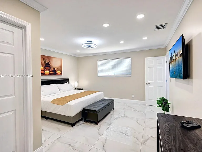 1307 Rodman St — Photo 15