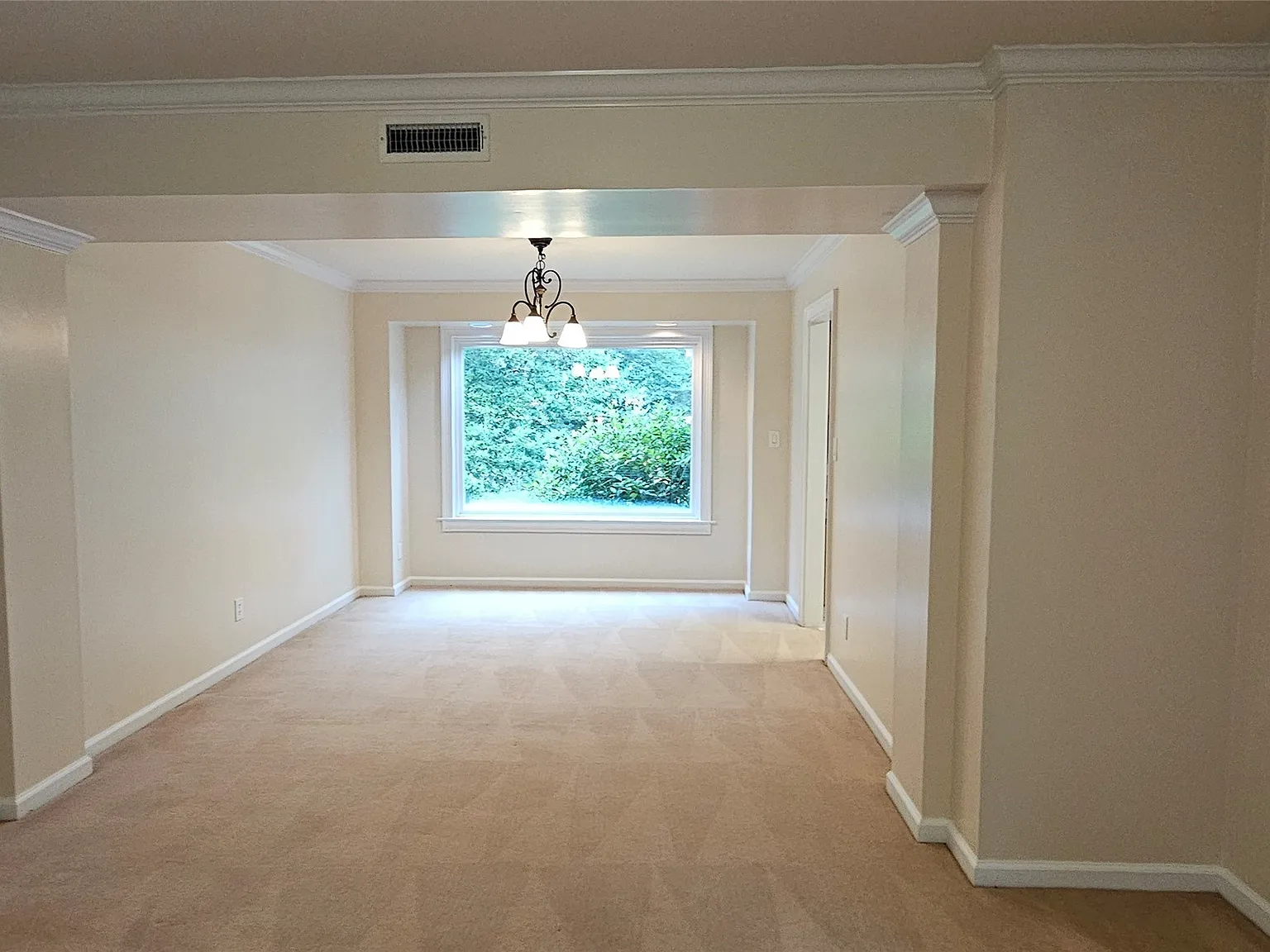 3 bed, 2.5 bath, 2089 sqft, $2,000 — Photo 4