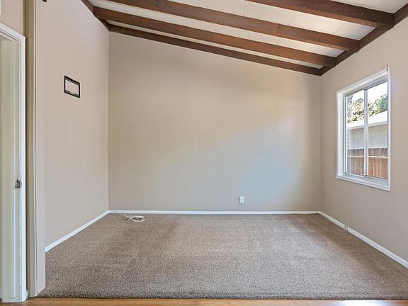5th image of 3131 Porter Ln