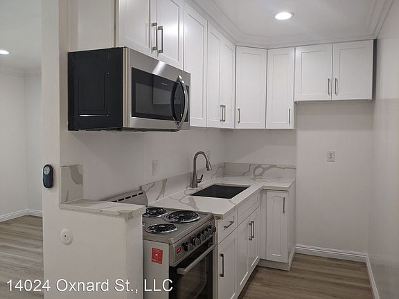 4th image of 14024 Oxnard St #7