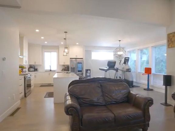 5th image of 4217 Old Clayburn Rd #21