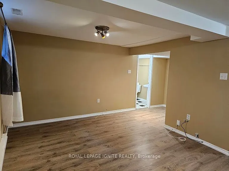 8 Mid Pines Rd #BASEMENT — Photo 2