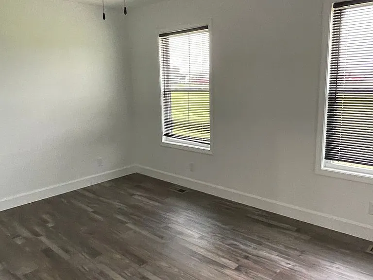 743 Howard Dr — Photo 5