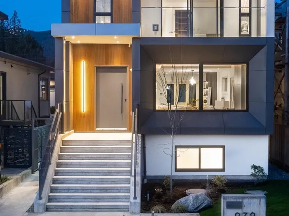 838 E 14th St, North Vancouver, BC V7L 2P6