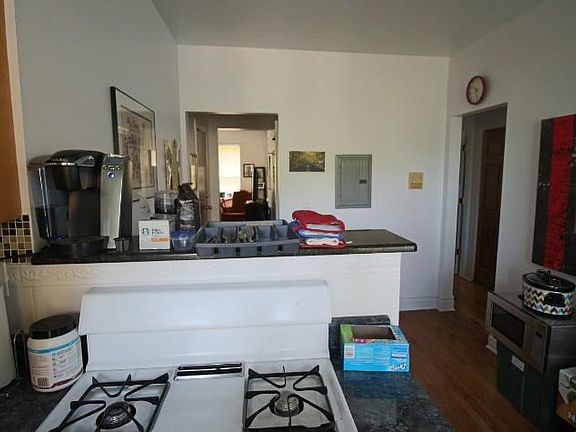 3rd image of 3016 W Sunnyside Ave #1W