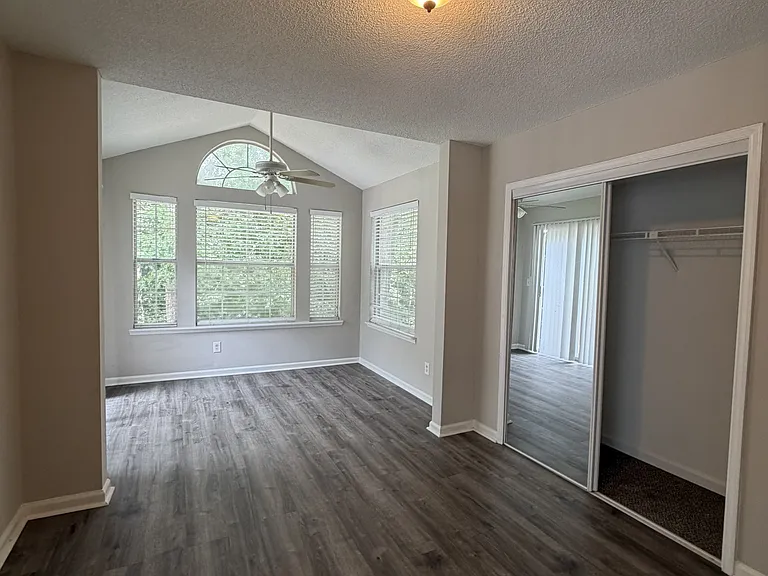 1101 Sandy Lane Dr — Photo 16