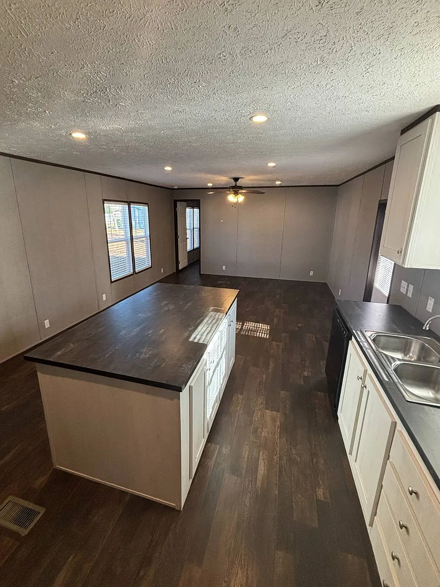 Building Photo - 3212 Plateau Dr #86