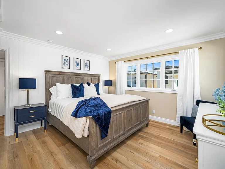 215 Poinsettia Ave #1/2 — Photo 6