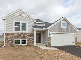 676 Gage St NW, Grand Rapids, MI