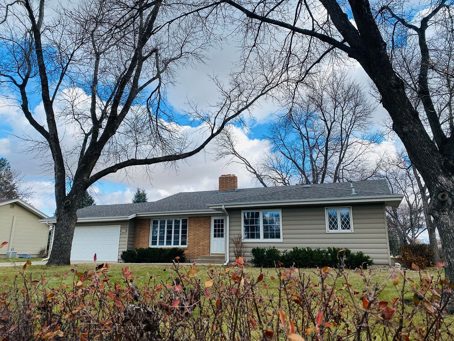 1106 N 4th St, Aberdeen, SD 57401 Zillow