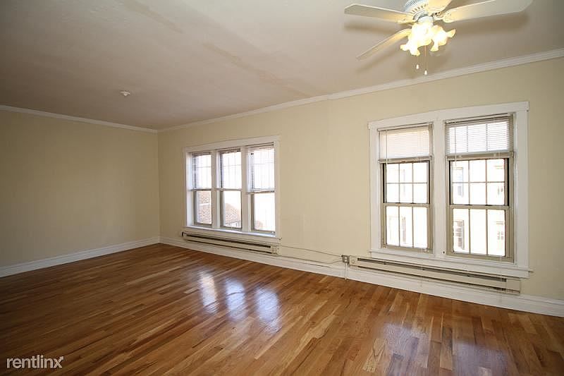 2nd image of 626 W Barry Ave Unit 3