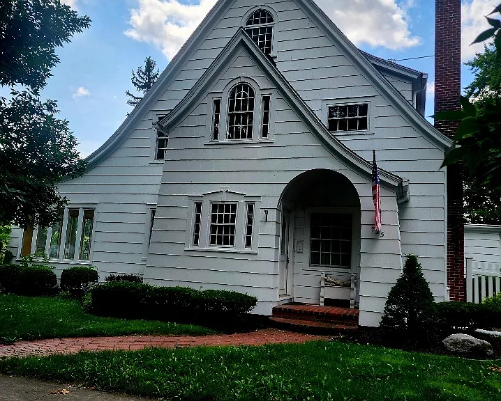 725 N Main St — Photo 2