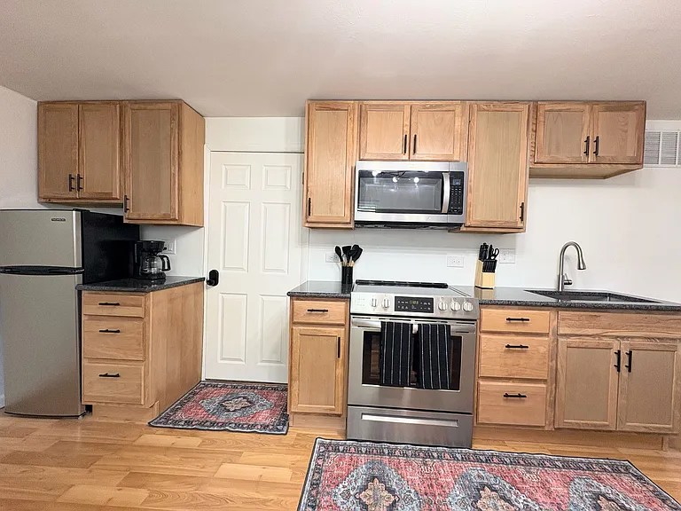 2421 N Sage St #B — Photo 6