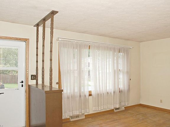 2nd image of 2261 Tyro Ave